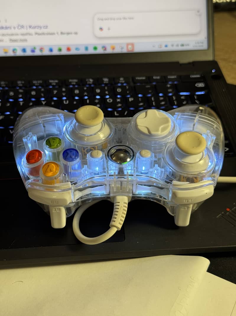 Xbox 360 controller transparent with lights 4