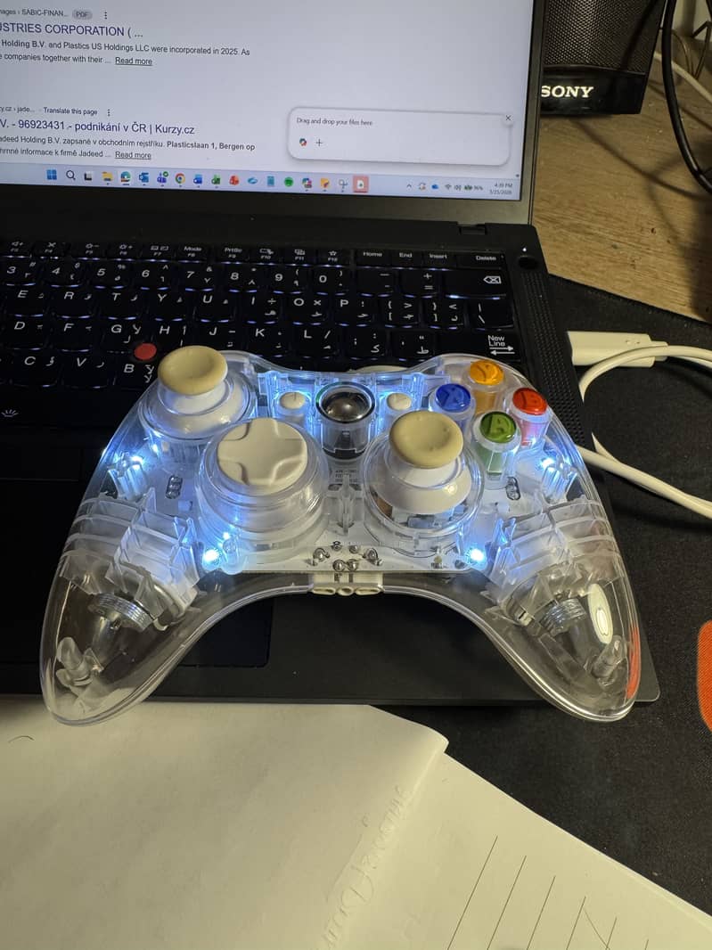 Xbox 360 controller transparent with lights 7