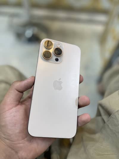 Iphone 16 pro max jv 10/10 condition not a single scratch dot han