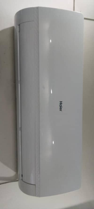 A good Conditionef AC is available for sale