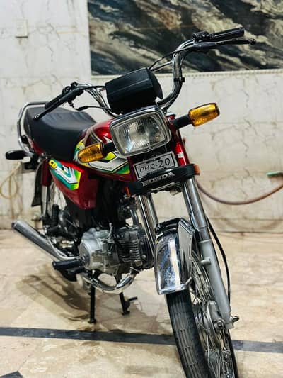 assalamualaikum Honda CD 70cc for sale urgent model 23 all ok