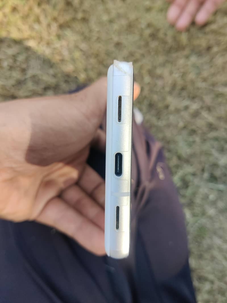 Google Pixel 7a 5