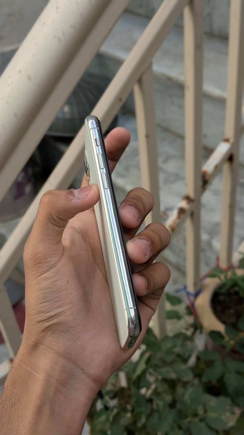 iphone 11 pro 1