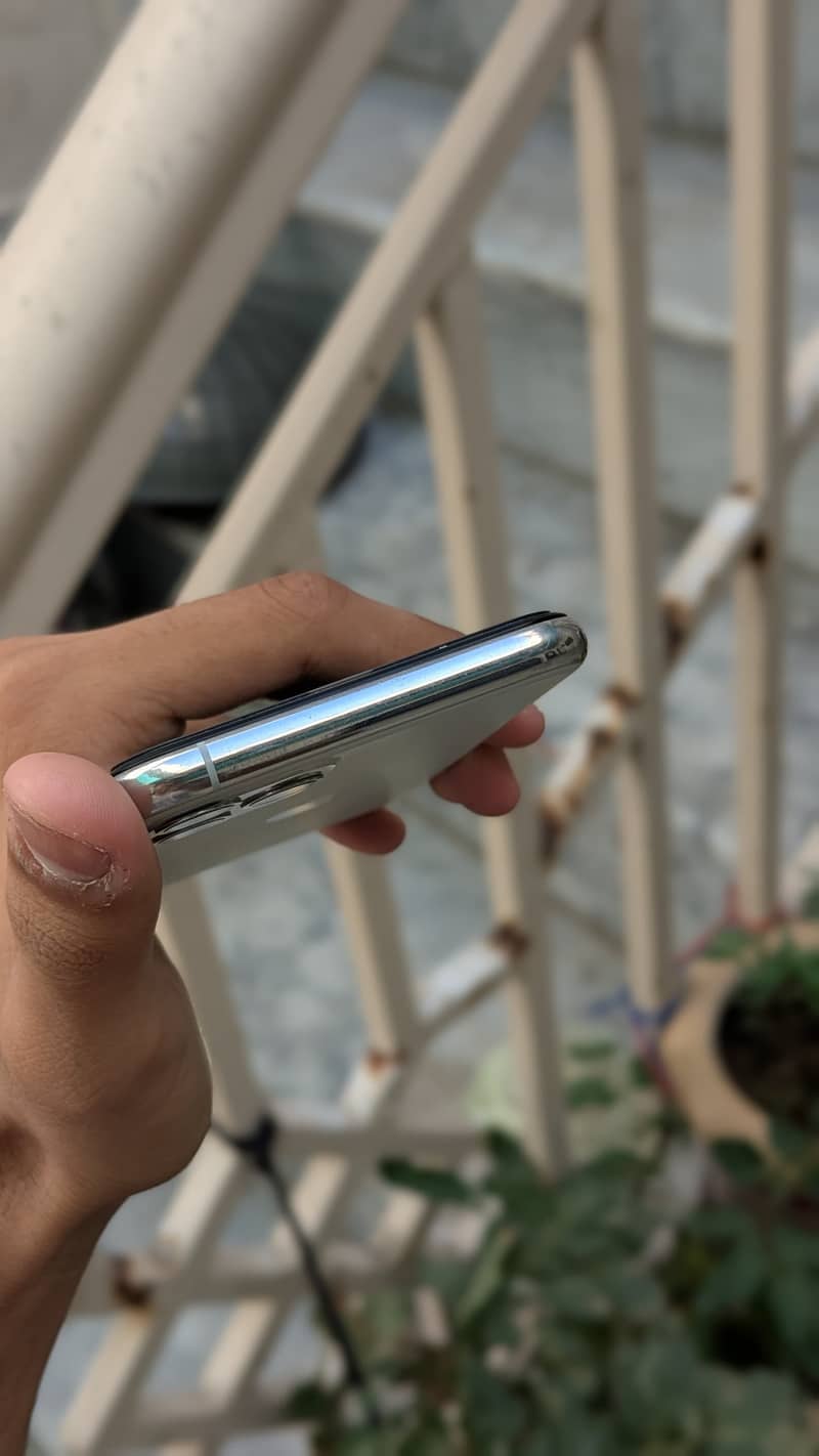 iphone 11 pro 5