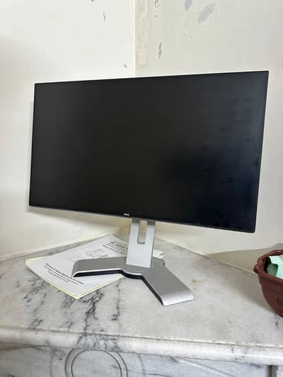 Dell Borderless Monitor 24 Inches, No fault All Ok