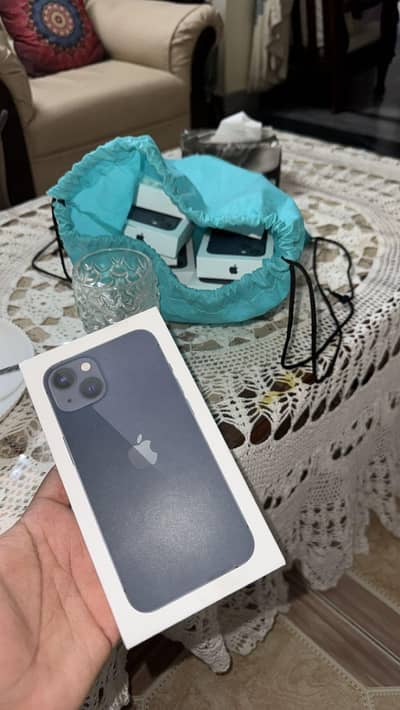 Iphone 13 jv  128 gb  box pack LLA model