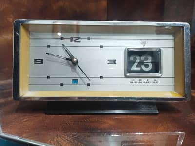 Original Table Watch wih date and alarm