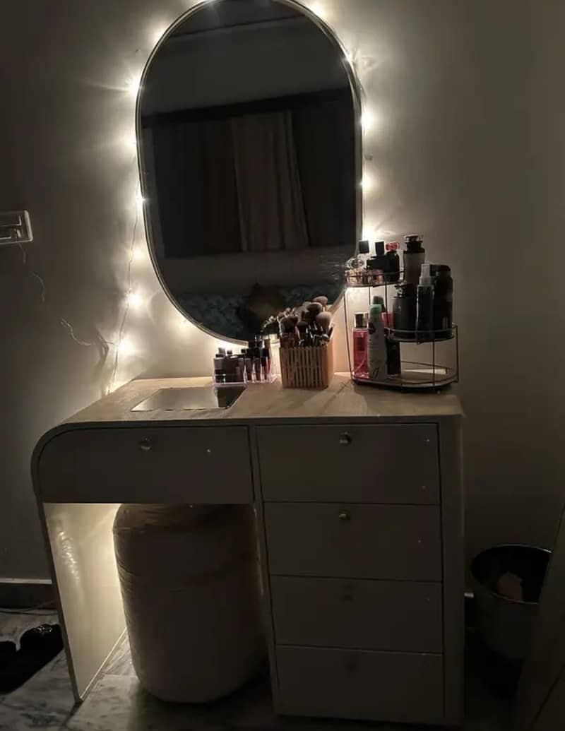 Dressing table 3