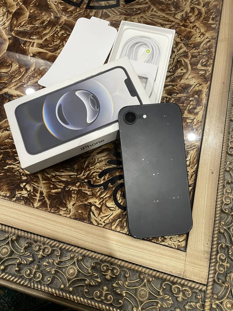 IPhone 16e 0
