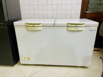 Waves Deep Freezer for sale in great condition, slidely used