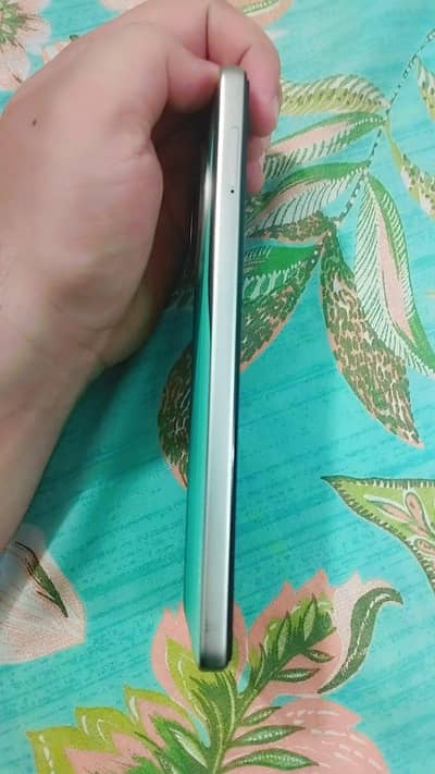 Tecno camon 30  lowe edition