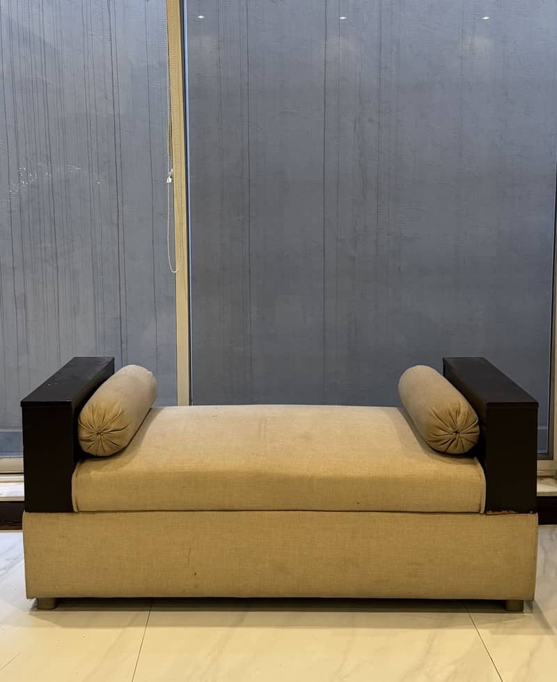BEIGE COUCH/OTTOMAN 0