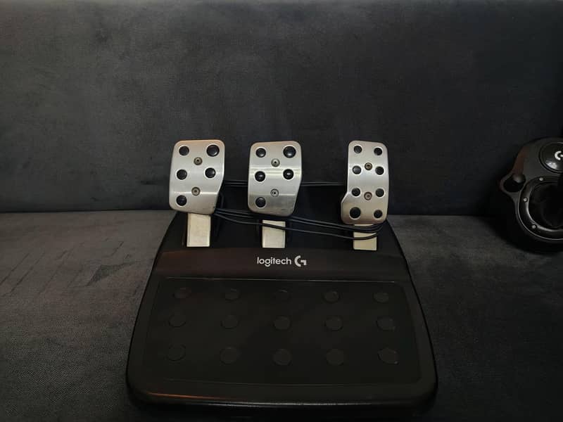 Logitech Driving Force G29 3