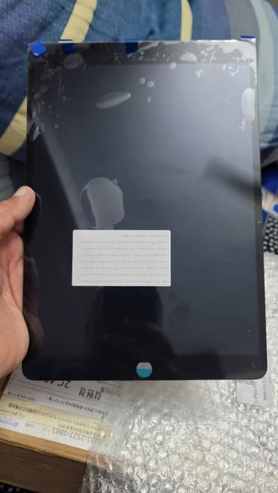 iPad Pro 10.5-inch 1st Generation, 2017 LCD Panel New