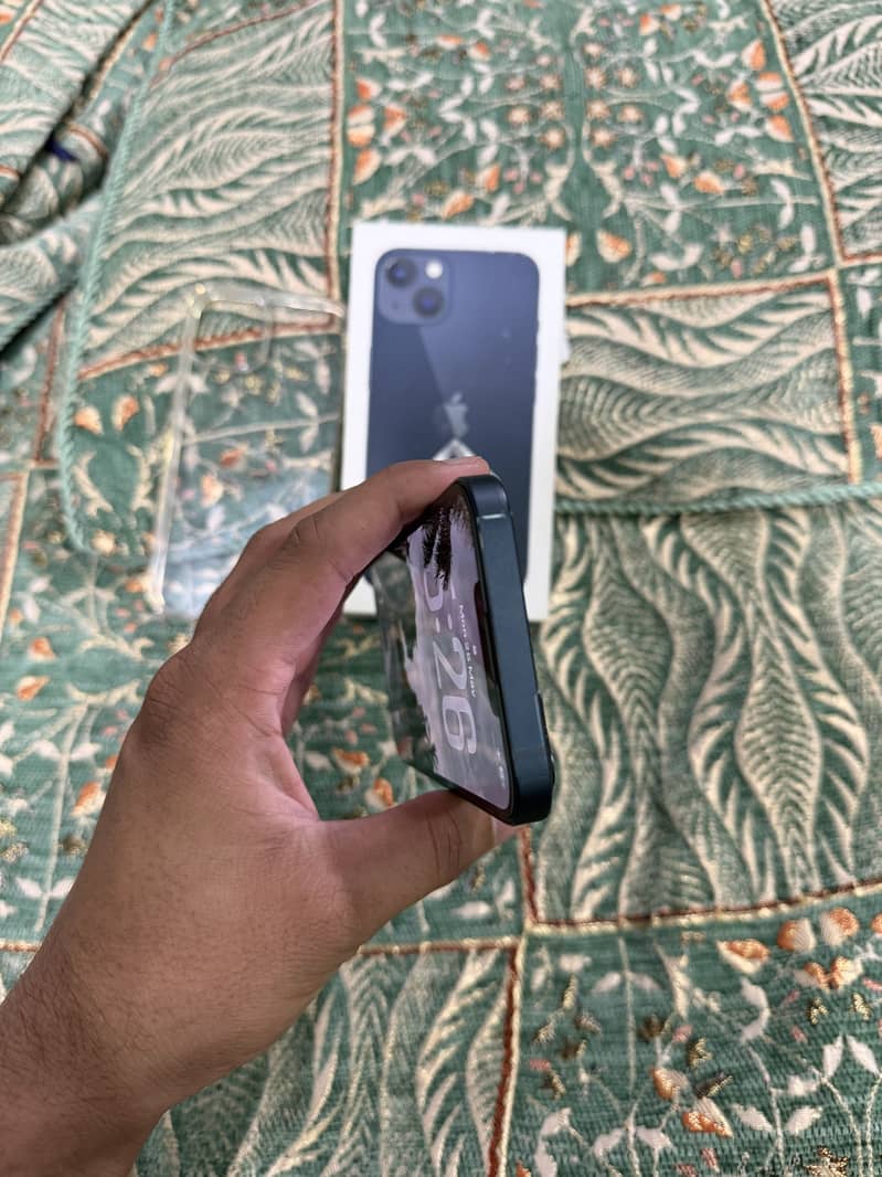 Apple iPhone 13 3