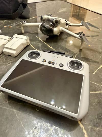 DJI Mini 4 Pro Combo Plus + RC2; 1.7 hrs only, URGENT SALE