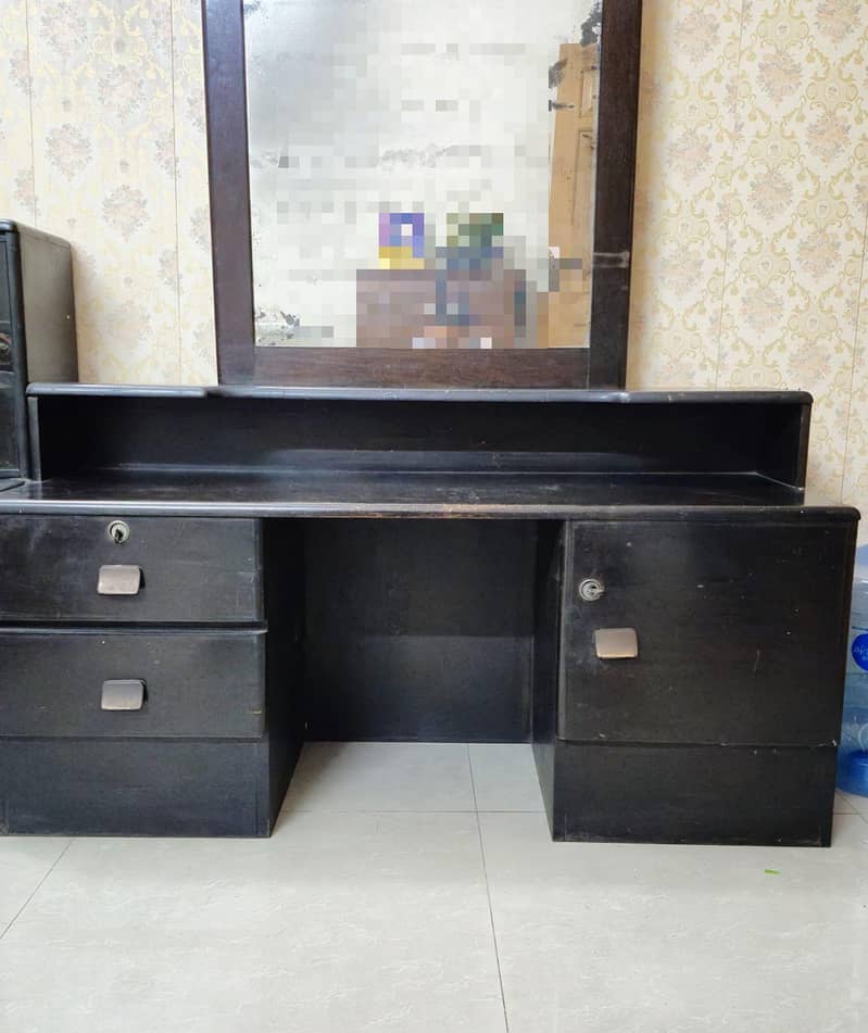 Double bed with dressing table 3