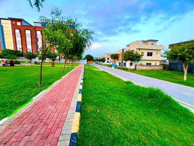 8 MARLA CORNER PLOT FOR SALE F-17 ISLAMABAD ALL FACILITY AVAILABLE CDA PPROVED HAI