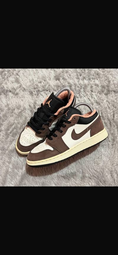 *Air Jordan 1 Low Mocha*