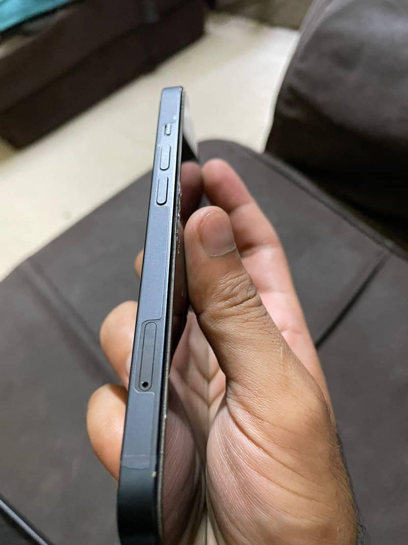 Apple iPhone 13 1