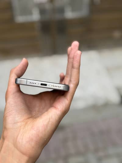 iPhone 15 pro max LLA model