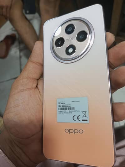 OPPO Reno12 F