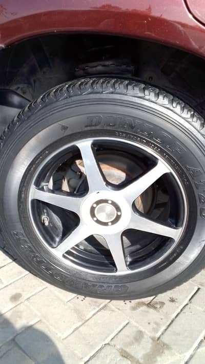 4 tyres Dunlop 225/17/70 & 17 inch 4 Rims