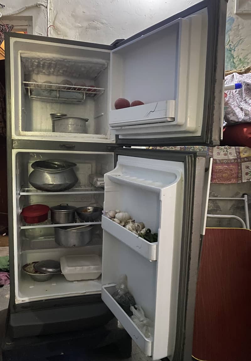 Small refrigerator 0