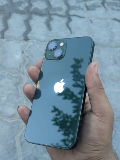 Apple iPhone 13