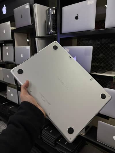 MacBook Pro (2021) M1 Pro 16GB RAM 1TB SSD 14-Core GPU