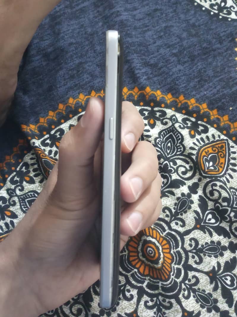 Samsung Mobile 8