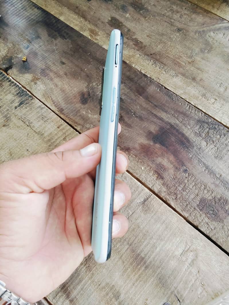 OPPO A76 3