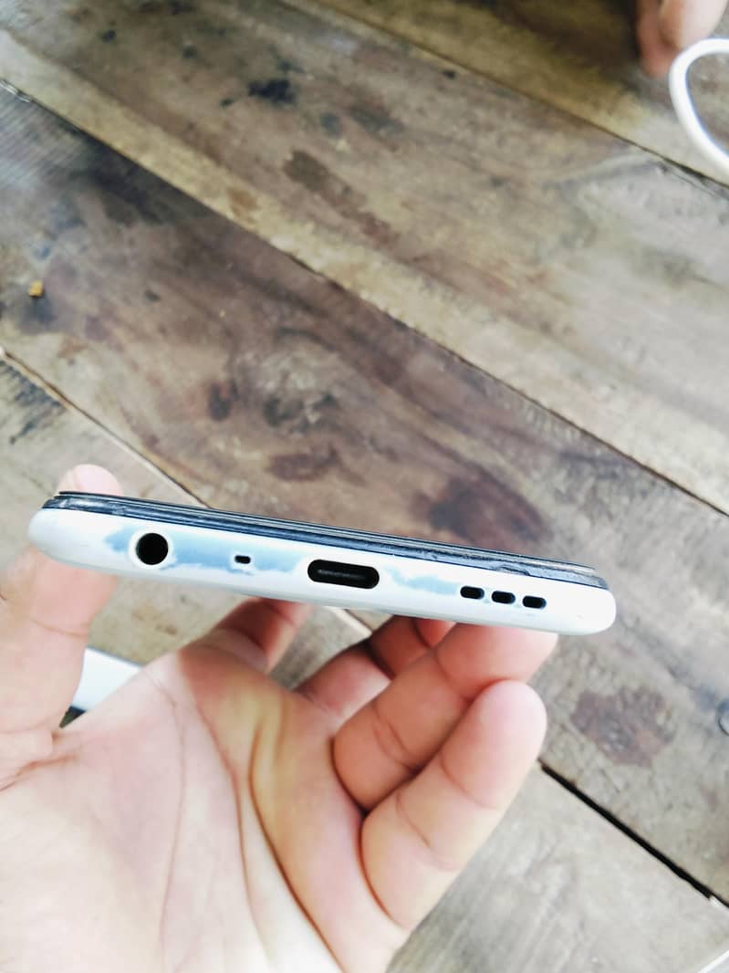OPPO A76 4