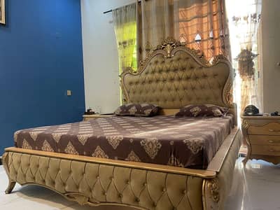 Beautiful & Luxury bed and side tables olny king size