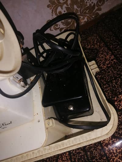 Used stitch and embroidery singer machine