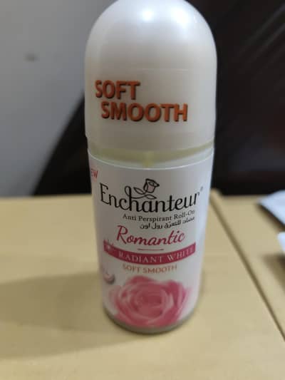 Enchanteur Radiant White Soft Smooth Deodorant