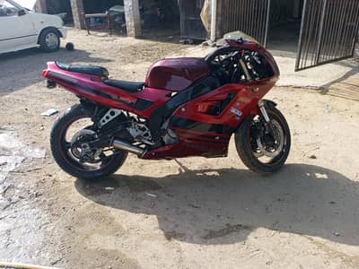 I sell sports bike urgent 400 cc bandd ha 1 years sy sy