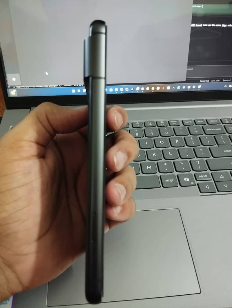 Google Pixel 8 4