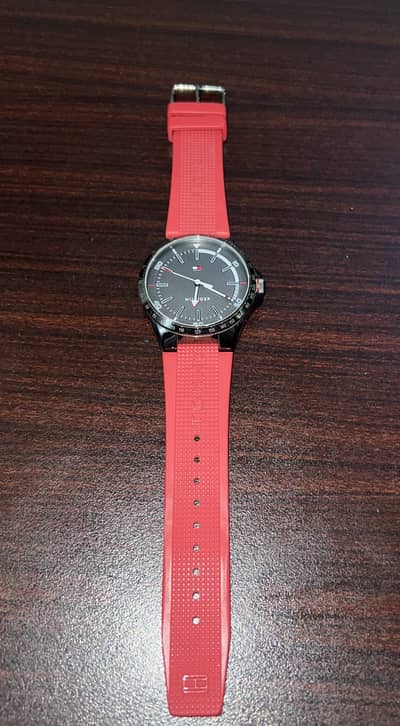 Tommy Hilfiger Riverside analog red silicon grey dial