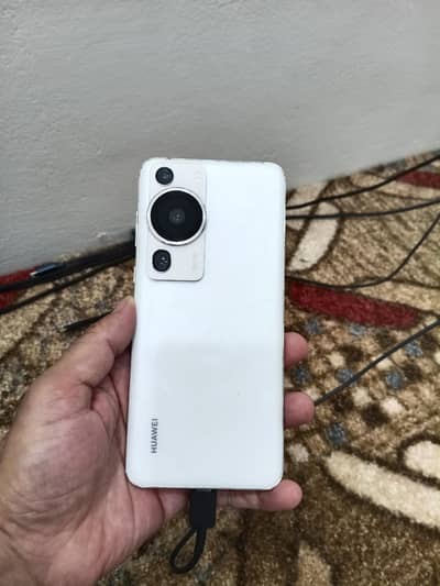 p60 pro 12.512 dono sim working non pta only wifi km. ni