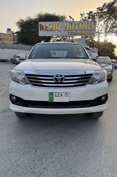 toyota fortuner v model 2013