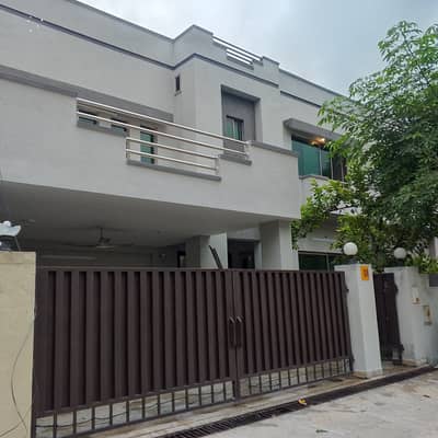 10 MARLA 3 BEDROOM HOUSE AVAILABLE FOR SALE