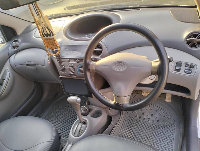 vitz 1000cc 2