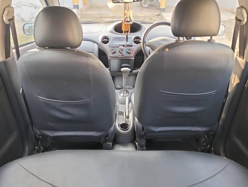 vitz 1000cc 4