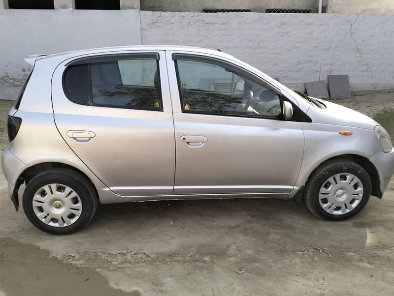 vitz 1000cc 7