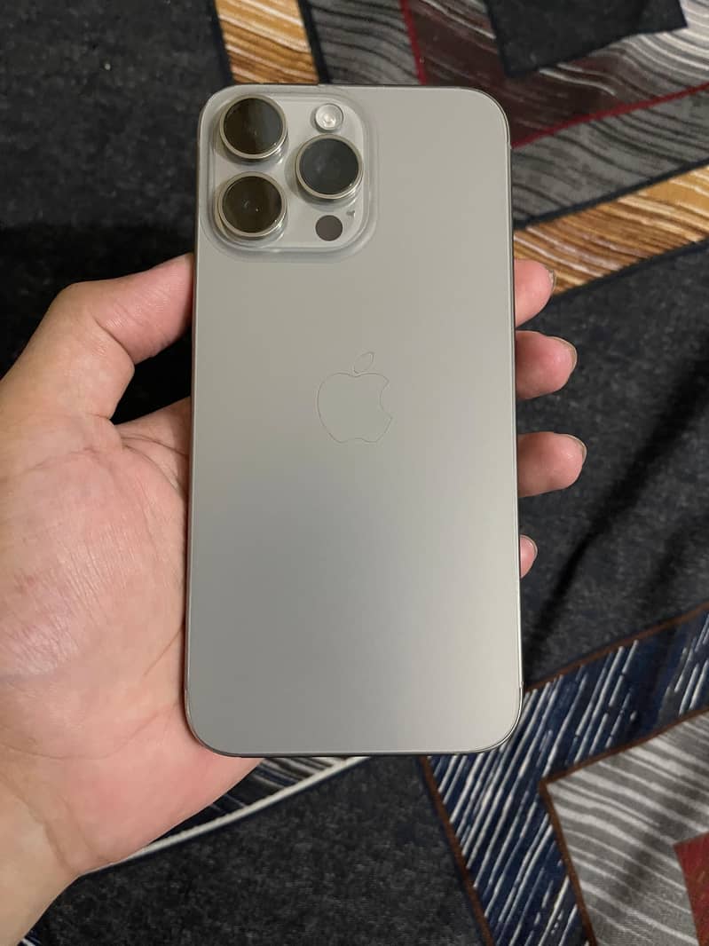Iphone 15 Pro Max 1