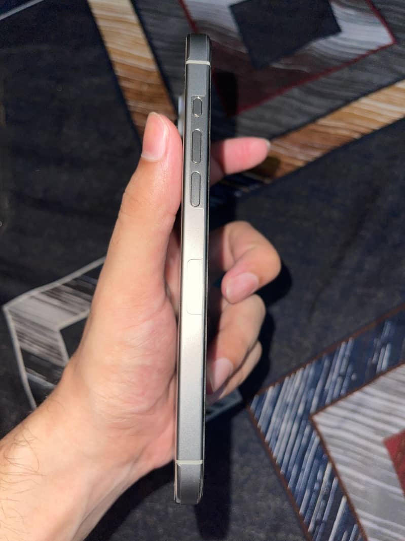 Iphone 15 Pro Max 4