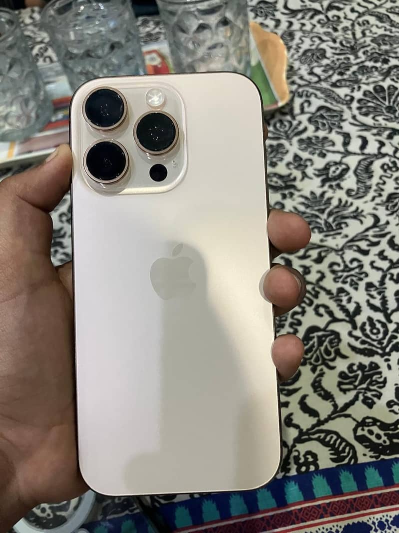 iPhone 16 pro 1