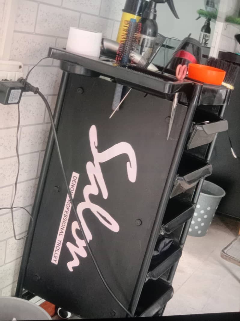 Saloon Trolley 3