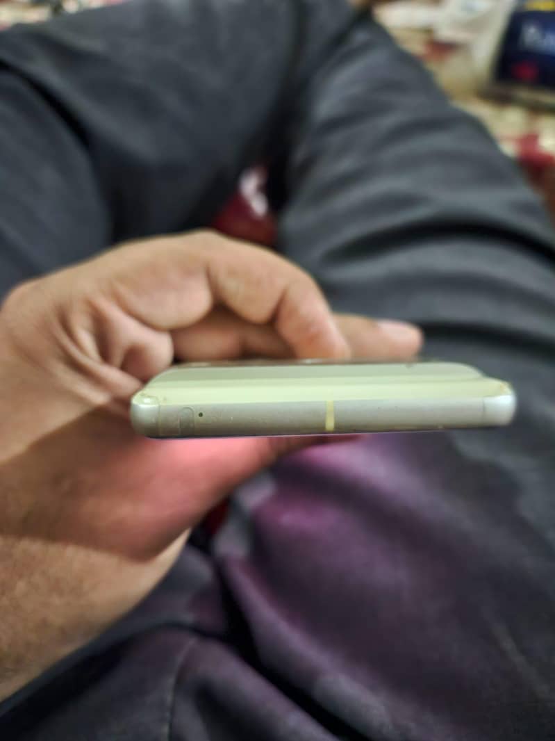Google Pixel 7 4